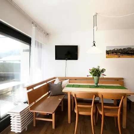 Sunlit Terrace Apartment Garmisch-Partenkirchen